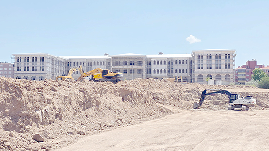 YENİ VALİLİK YERLEŞKESİ ÇEVRESİNDE YOĞUN MESAİ
