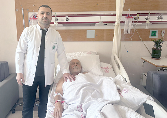 AĞIR YARALANAN HASTA BAŞARILI AMELİYATLA KURTARILDI