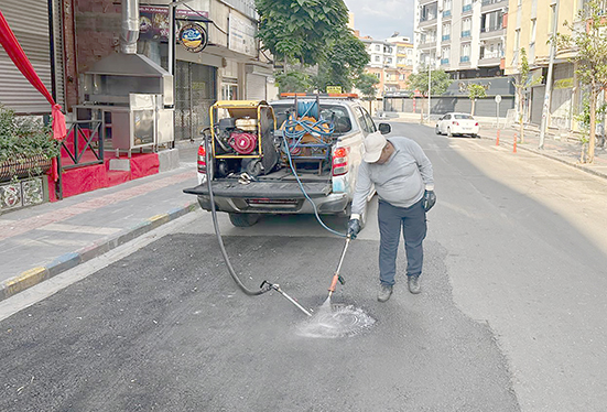 İLAÇLAMA ÇALIŞMALARI KESİNTİSİZ SÜRÜYOR