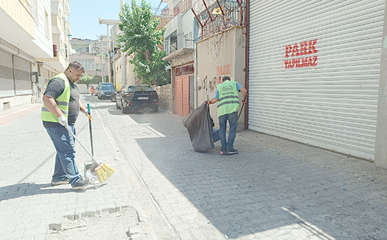 KENT GENELİNDE ARALIKSIZ TEMİZLİK ÇALIŞMASI