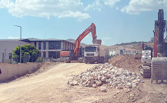 KOZLUK GENELİNDE ALTYAPI VE YOL ÇALIŞMALARI ARALIKSIZ SÜRÜYOR