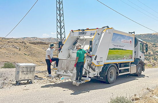KOZLUK’TA KATI ATIK TOPLAMA HİZMETİ 60 YERLEŞİM YERİNE ULAŞTI