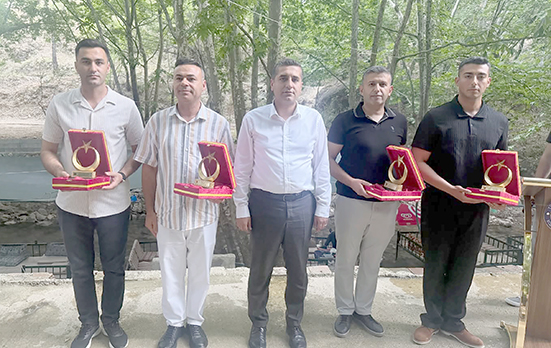 TAYİNİ ÇIKAN JANDARMA PERSONELLERİNE PLAKET TAKDİM EDİLDİ