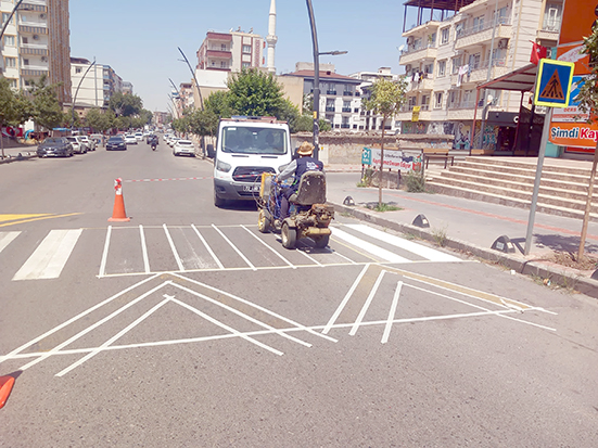TRAFİK GÜVENLİĞİNİ ARTIRAN ÇALIŞMALAR DEVAM EDİYOR