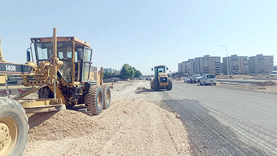 YOL, ASFALT VE PARKE ÇALIŞMALARI ARALIKSIZ DEVAM EDİYOR