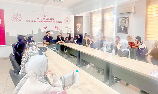 AİLELERE ‘TEKNOLOJİ BAĞIMLILIĞI’ EĞİTİMİ