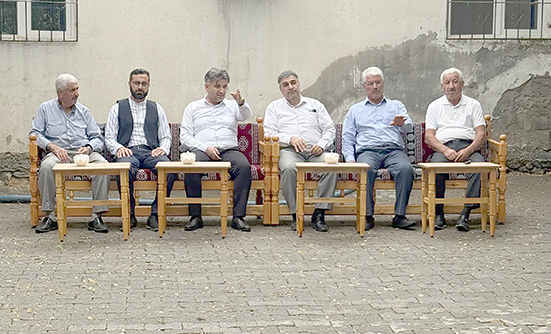 KOZLUK’TA KIRGIN AİLELERİ BULUŞTURAN BARIŞ GİRİŞİMİ SONUÇ VERDİ