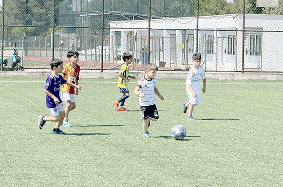 400 MİNİK SPORCU GELECEĞE HAZIRLANIYOR