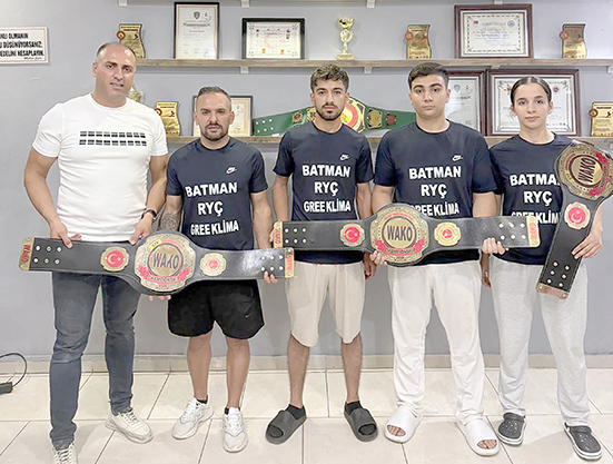 BATMAN’IN KİCK BOKSÇULARI KARS’TAN 4 ŞAMPİYONLUKLA DÖNDÜ