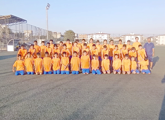 GELECEĞİN FUTBOLCULARI BELEDİYE BÜNYESİNDE YETİŞİYOR