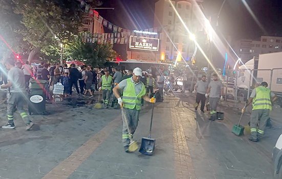 PARK, SEMT PAZARI VE KONSER ALANLARINDA KAPSAMLI TEMİZLİK