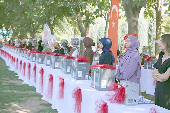 120 KADINA DİKİŞ MAKİNESİ DESTEĞİ