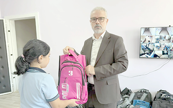 ÖĞRETMENLERDEN İHTİYAÇ SAHİBİ ÖĞRENCİLERE DAYANIŞMA