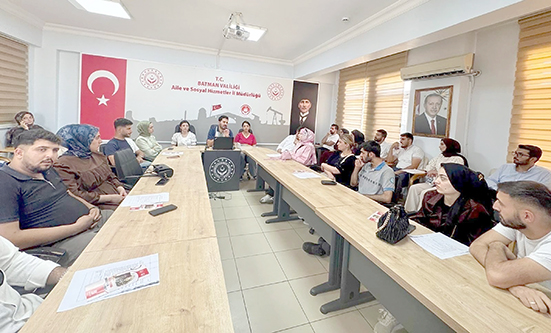 GENÇ TEKNOLOJİ TAKIMLARIYLA BULUŞTU