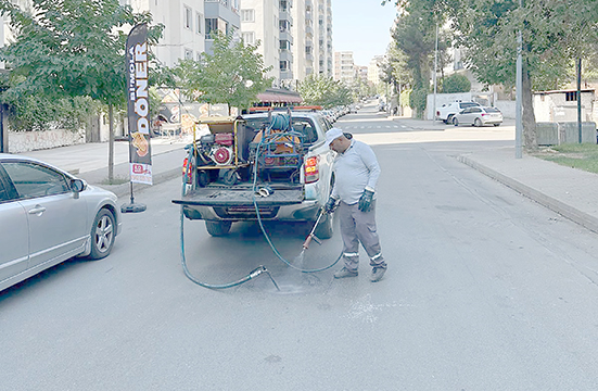 İLAÇLAMA EKİPLERİ ÜREME ALANLARINI TEK TEK TARIYOR