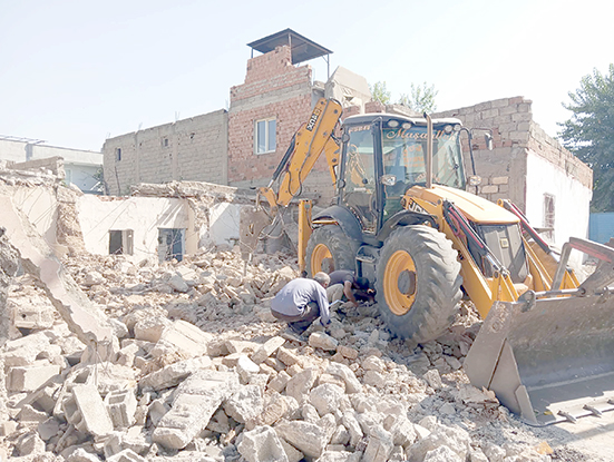 BİR HAFTADA 6 METRUK BİNA YIKILDI