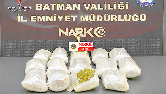 ARAÇTA 7 KİLO 400 GRAM SKUNK ELE GEÇİRİLDİ