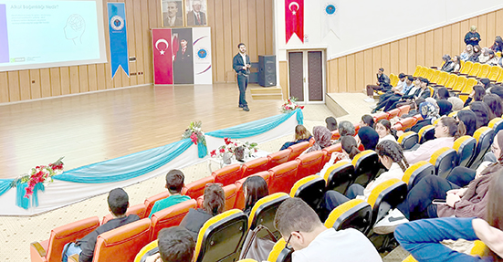 GENÇLERE ALKOL BAĞIMLILIĞI VE KORUNMA YOLLARI ANLATILDI