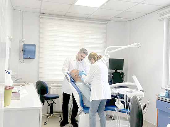2026’DA 1.307 KİŞİYE ÜCRETSİZ DİŞ TEDAVİSİ