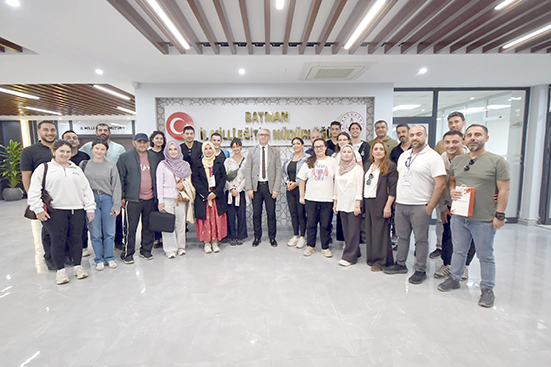 6 ÜLKEDEN GELEN GENÇLER MÜDÜR CİĞER’İ ZİYARET ETTİ
