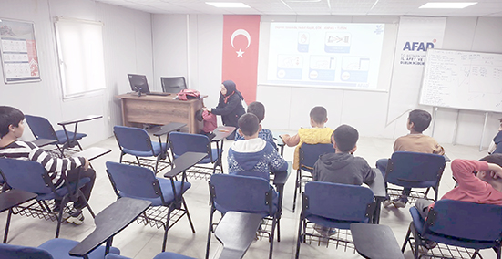 ÇOCUKLAR AFAD MERKEZİNDE ARAMA KURTARMA SÜREÇLERİNİ ÖĞRENDİ