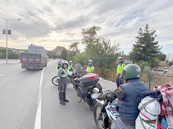 JANDARMADAN MOTOSİKLET SÜRÜCÜLERİNE TRAFİK EĞİTİMİ