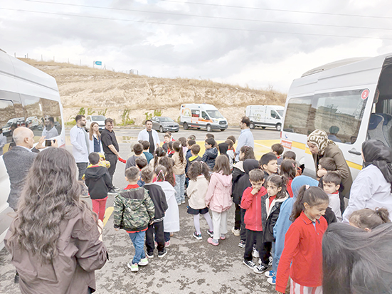MİNİK ÖĞRENCİLERE HAYVAN SEVGİSİ VE FARKINDALIK EĞİTİMİ