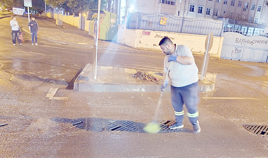 SAĞANAK YAĞIŞ SONRASI EKİPLER SAHADA