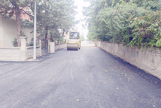 8 MAHALLEDE EŞ ZAMANLI YOL VE PARKE MESAİSİ